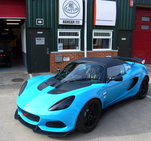 HANGAR 111 – Lotus Performance